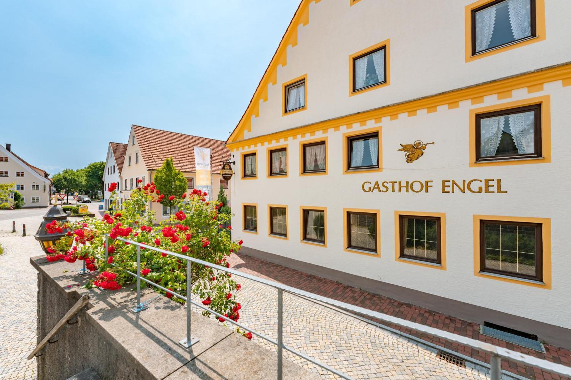 Hotel Garni "Zum Engel" Oberguenzburg Exterior foto