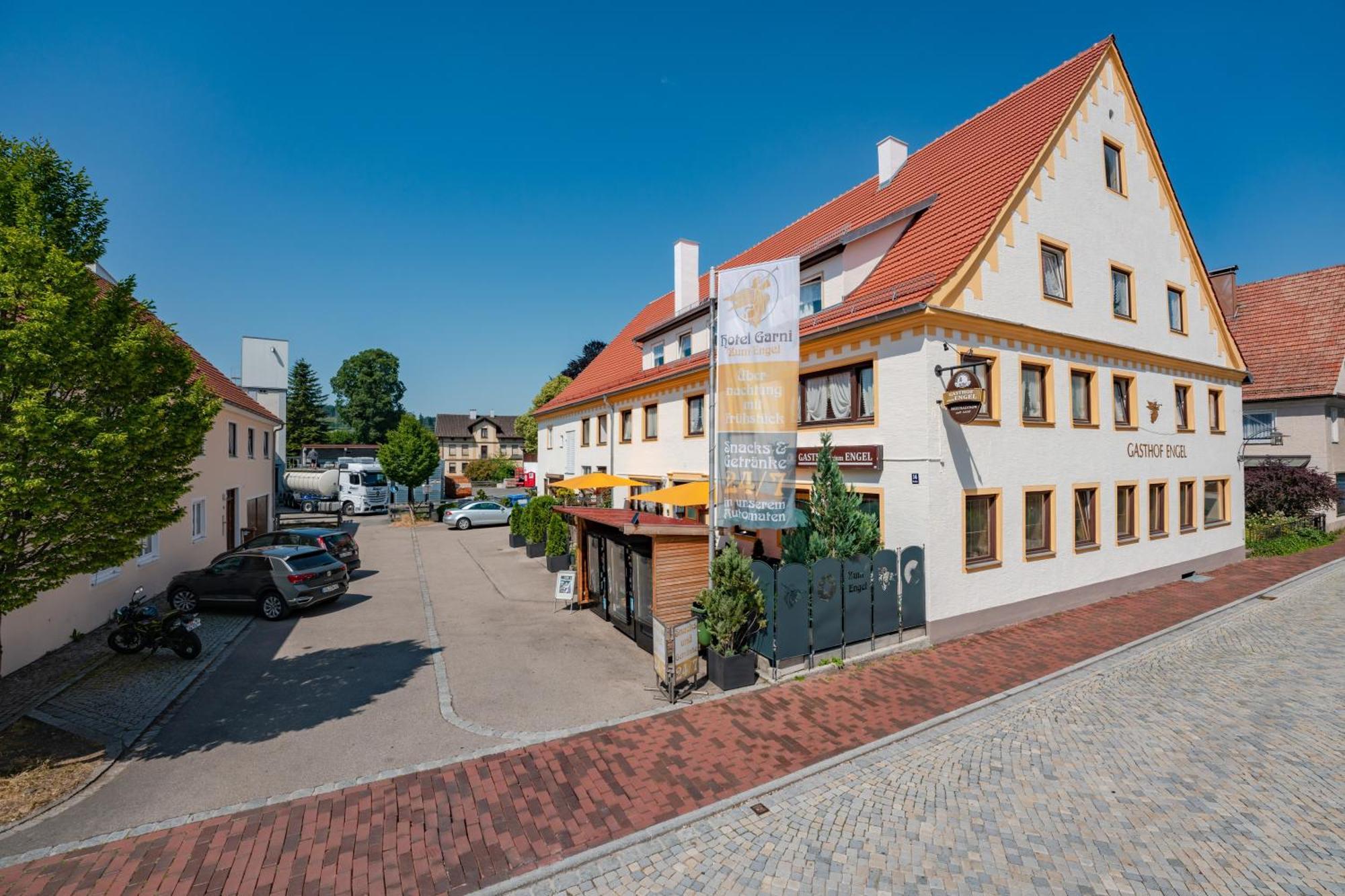 Hotel Garni "Zum Engel" Oberguenzburg Exterior foto